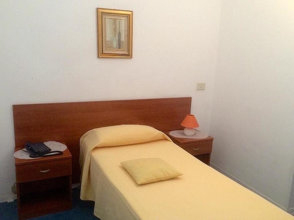 Albergo San Carlo Massa  Eksteriør bilde